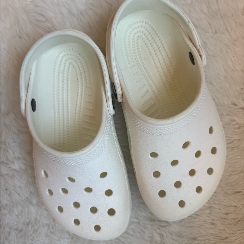 Kids White Crocs - Picture 5 of 6